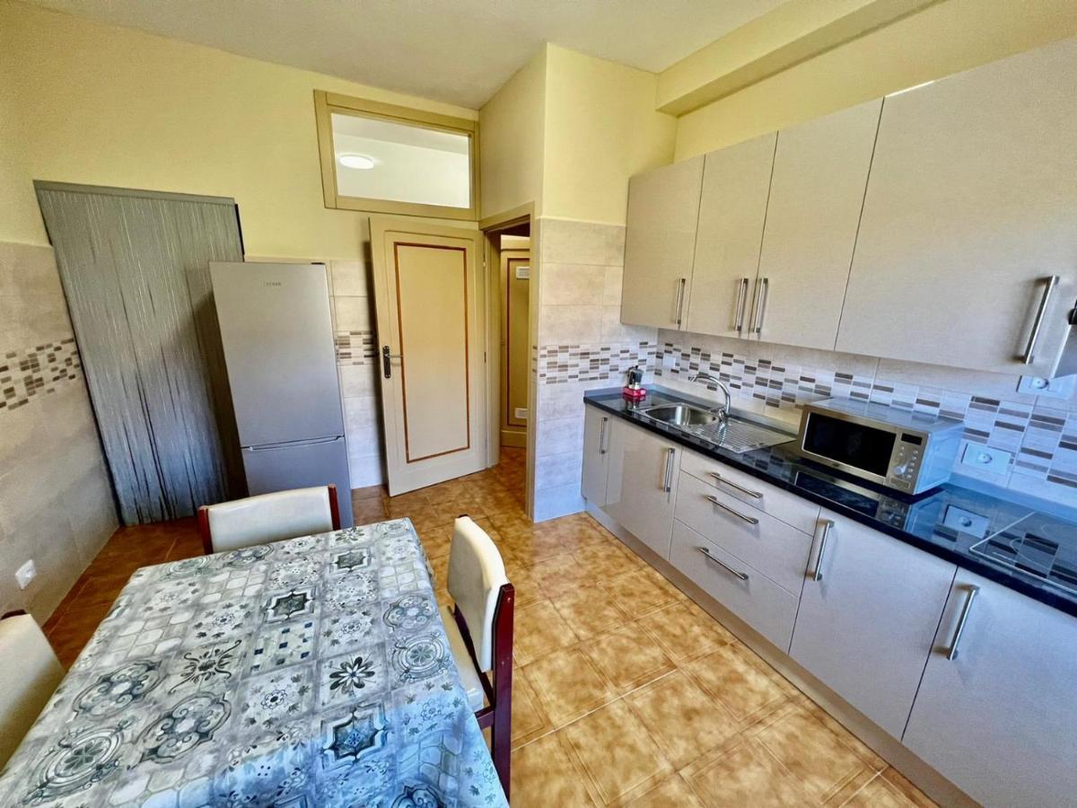 Lovely Spacious Apartment In The Center - Вилафлор Екстериор снимка